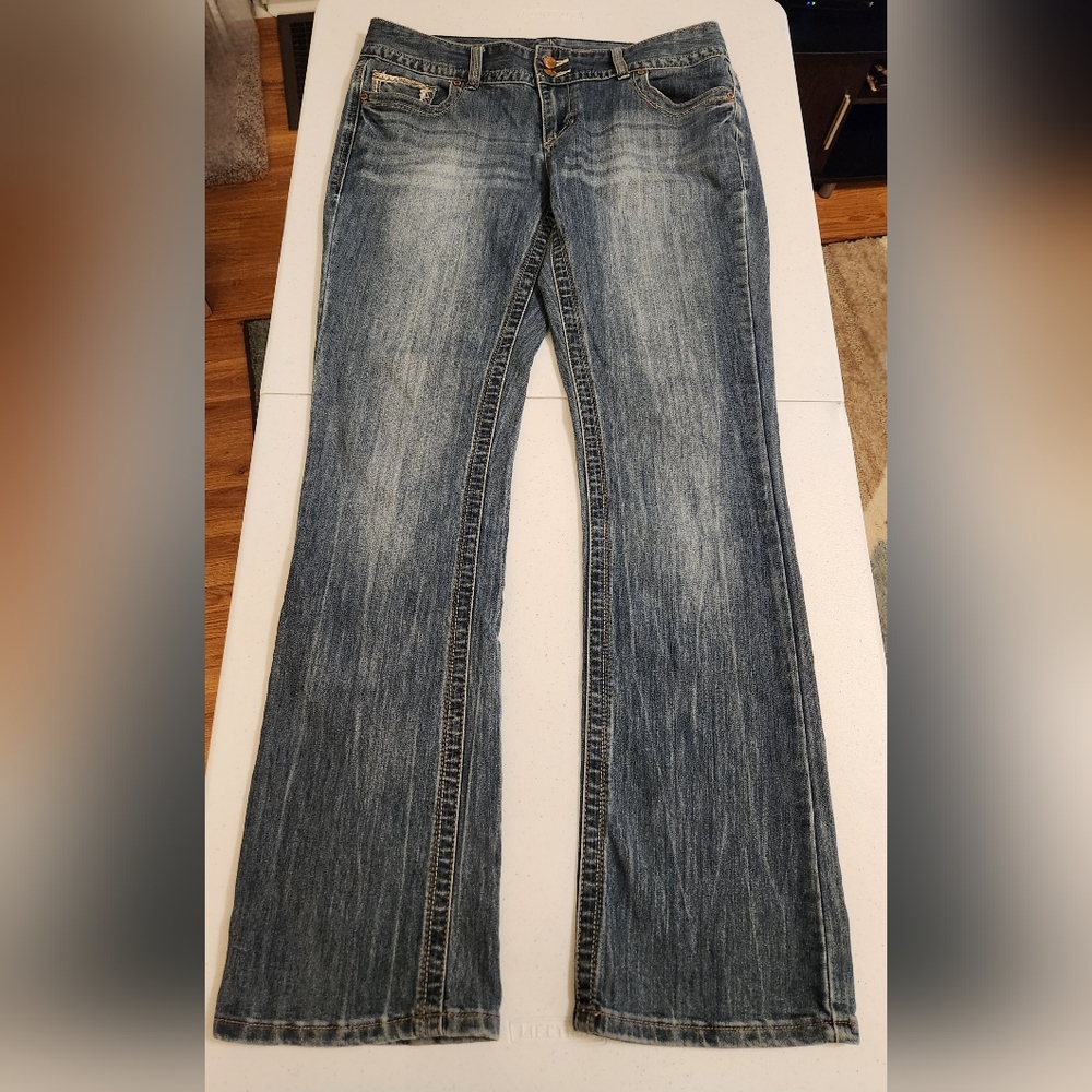 Maurices Size 9/10 Regular Bootcut Jeans Button Back Pockets